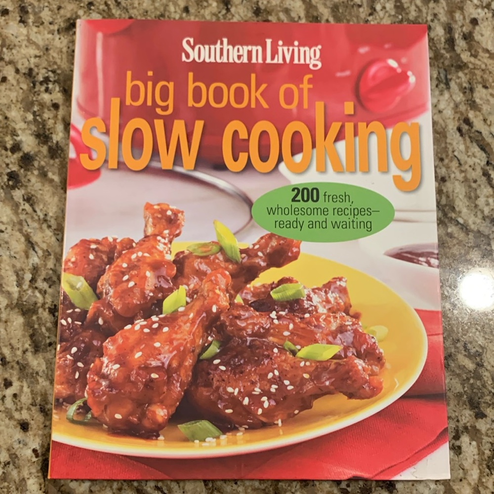 Southern Living “Big Book of Slow Cooking” Cookbook in Excellent Condition